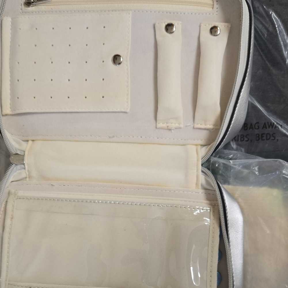 Cream Travel Jewelry Organizer